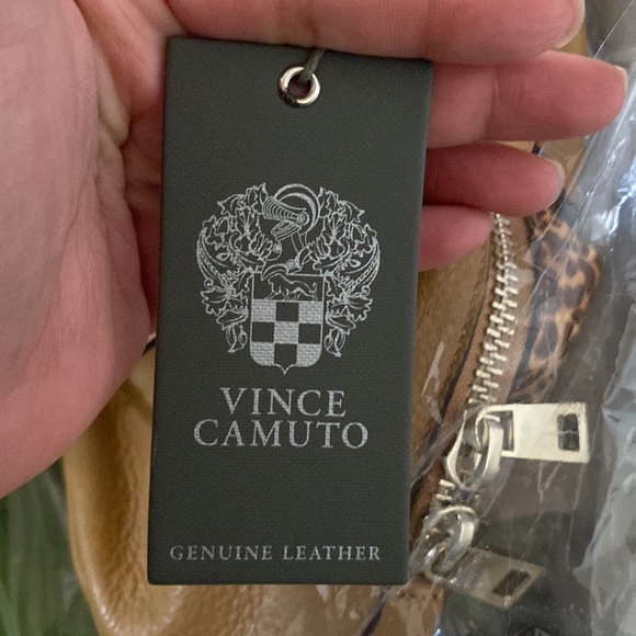 Vince Camuto “KIMI” small Satchel - Picture 3 of 12